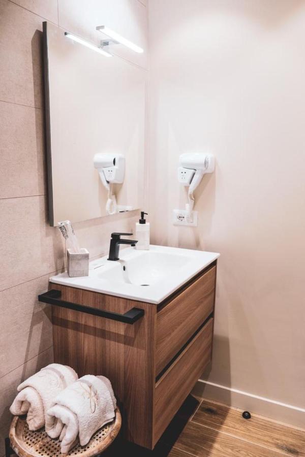 Suite Yenne 2 Cagliari Bagian luar foto